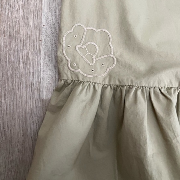 Madewell Khaki Embroidered Top with Ruffled Hem - Picture 4 of 10